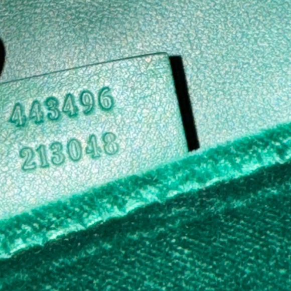 Gucci GG Medium Marmont Matelasse Bag - Picture 15 of 17